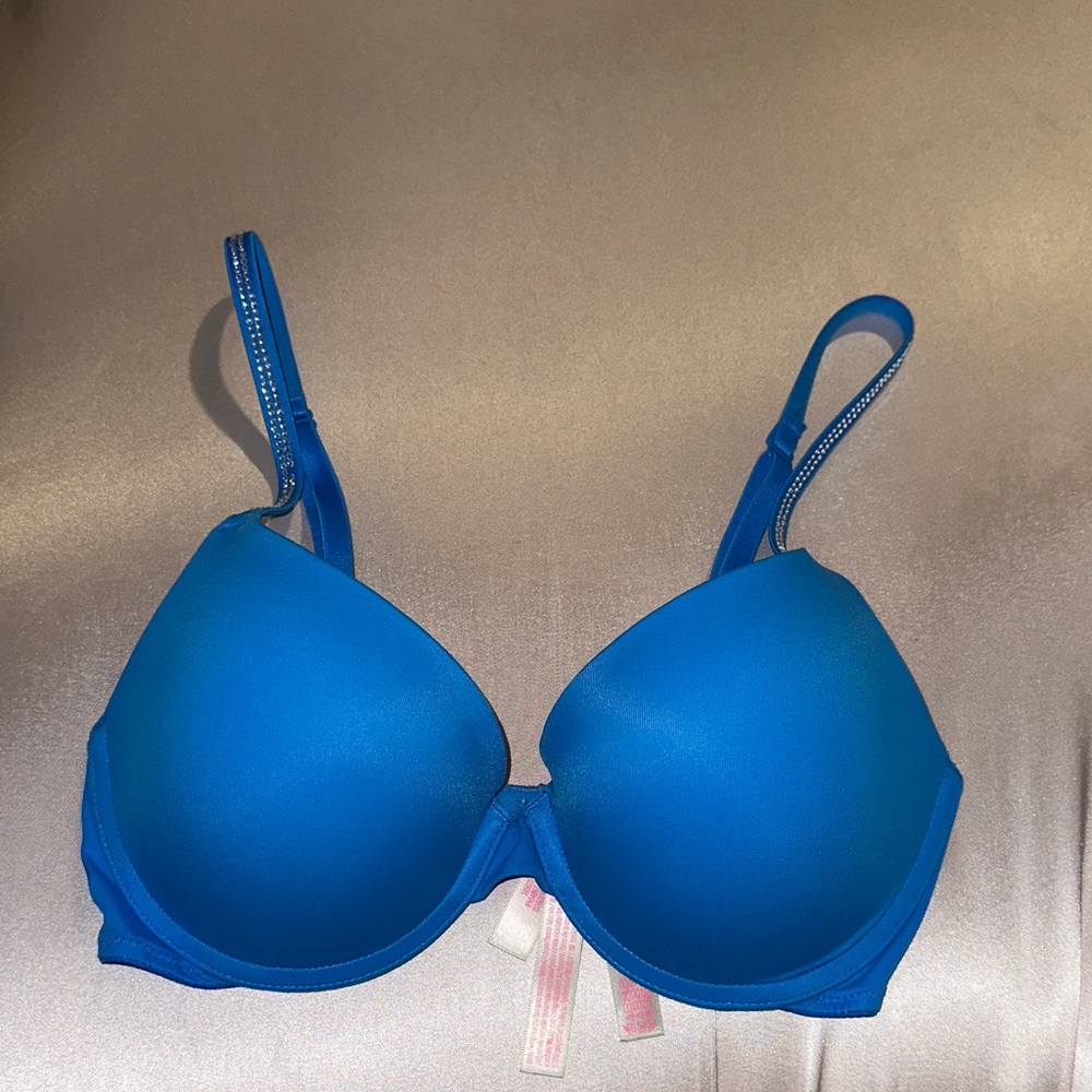 PINK Victoria's Secret Vibrant Blue Bra **NEVER WORN**